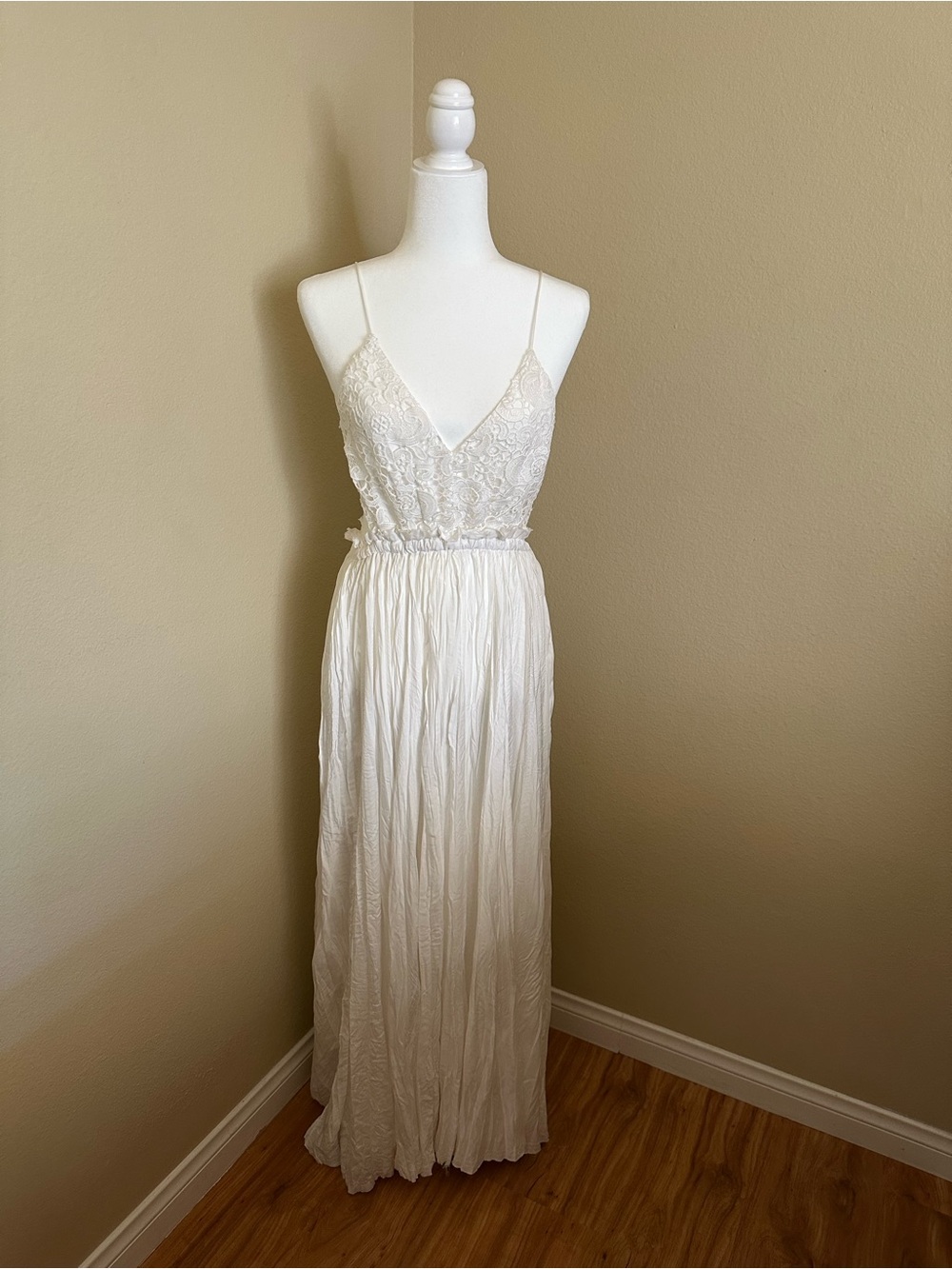 🆕 NWT ANGL White Lovely Crochet Lace Open Back Maxi Dress Size M ☀️